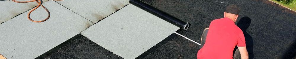 Nieuw bitumen leggen op bijgebouw Nieuw bitumen leggen op bijgebouw in Brunssum